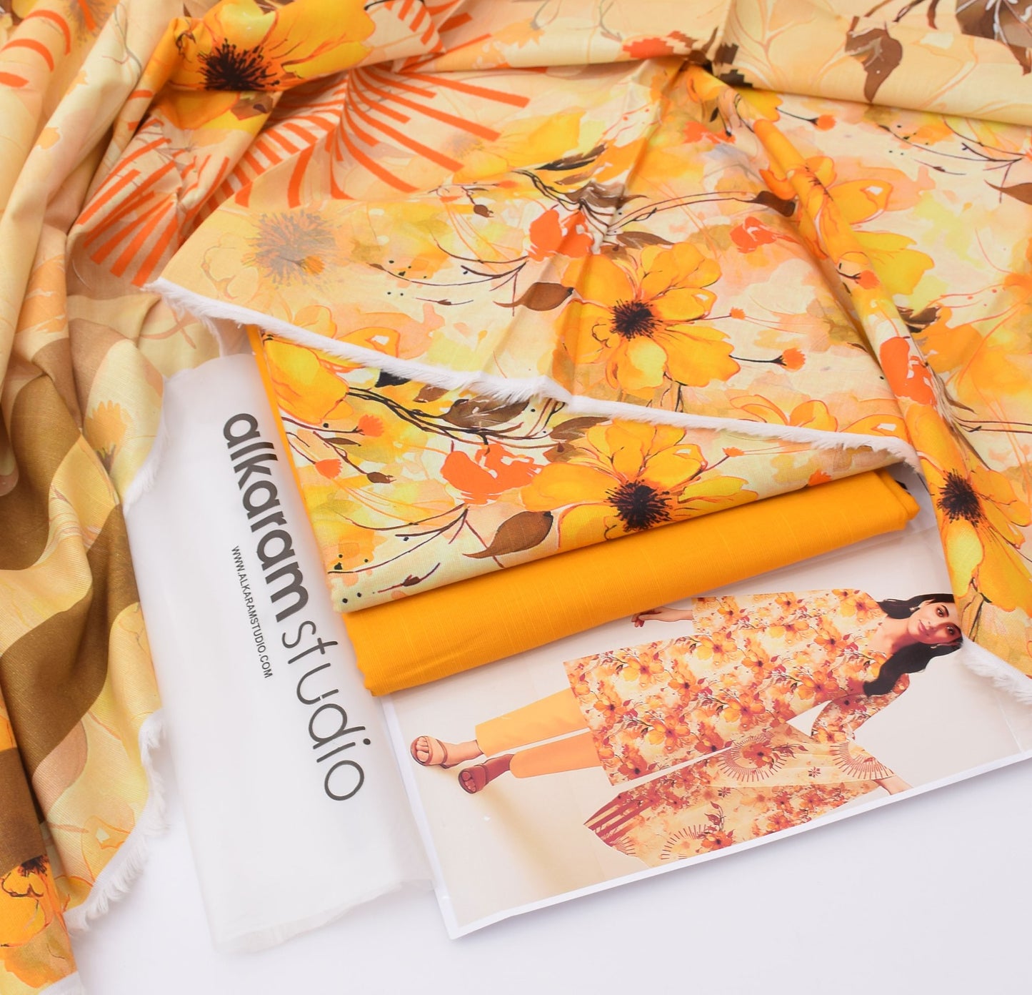 khaddar printed unstitched 3pc✓